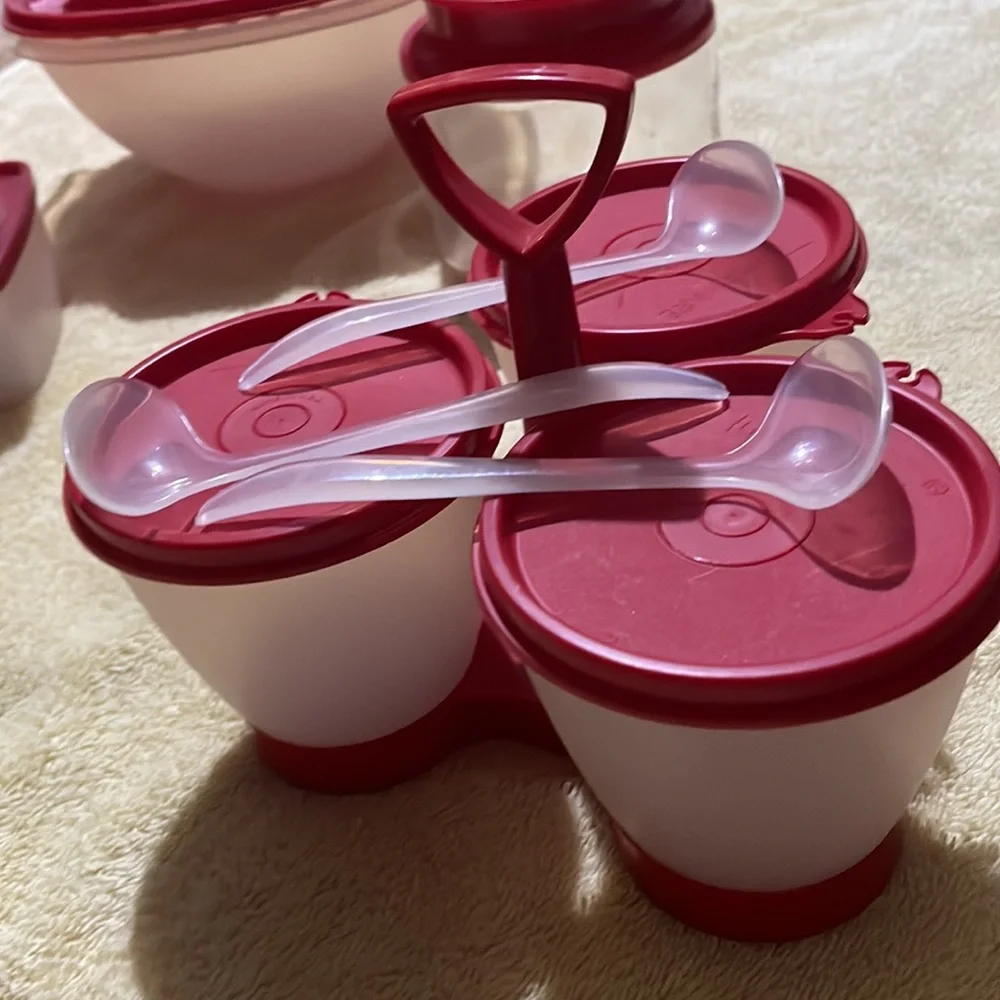 Tupperware - Picture 3 of 13